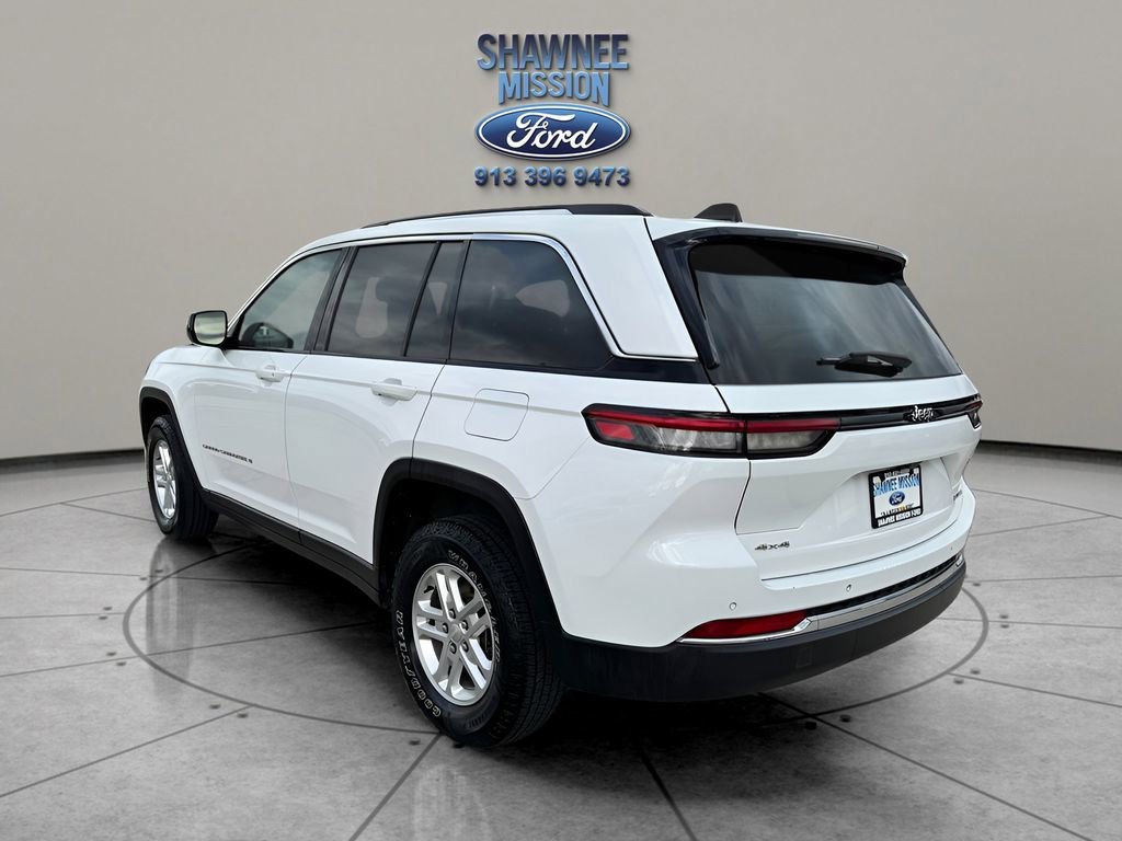 Used 2023 Jeep Grand Cherokee Laredo image 7