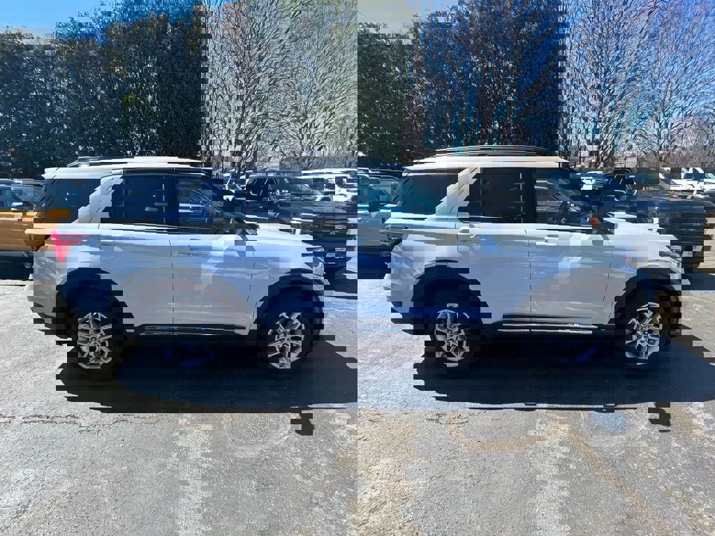 Used 2025 Ford Explorer Active image 11