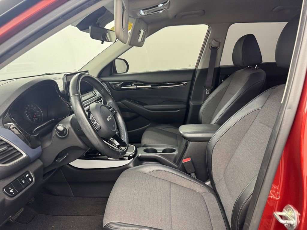 Used 2022 Kia Seltos S FWD image 9