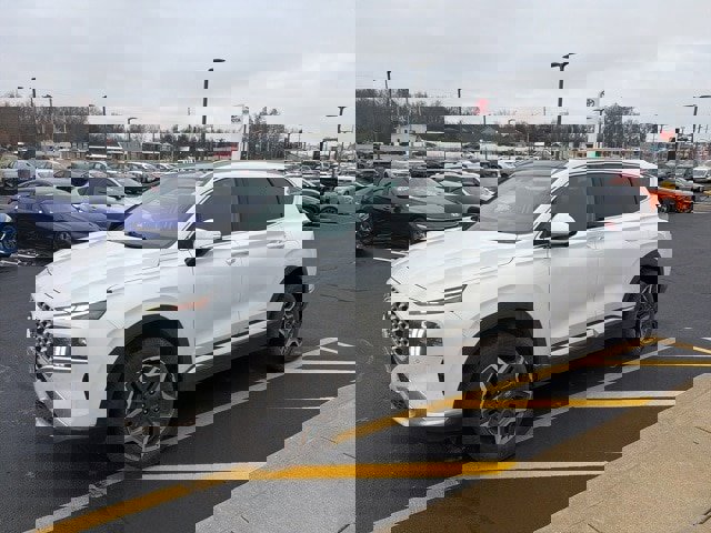 Used 2022 Hyundai Santa Fe Limited image 2