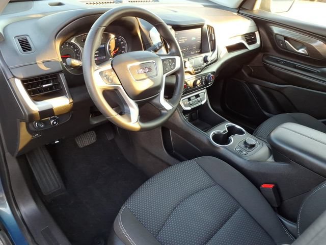 Used 2024 GMC Terrain SLE w/ Driver Convenience Package AWD/4WD image 3