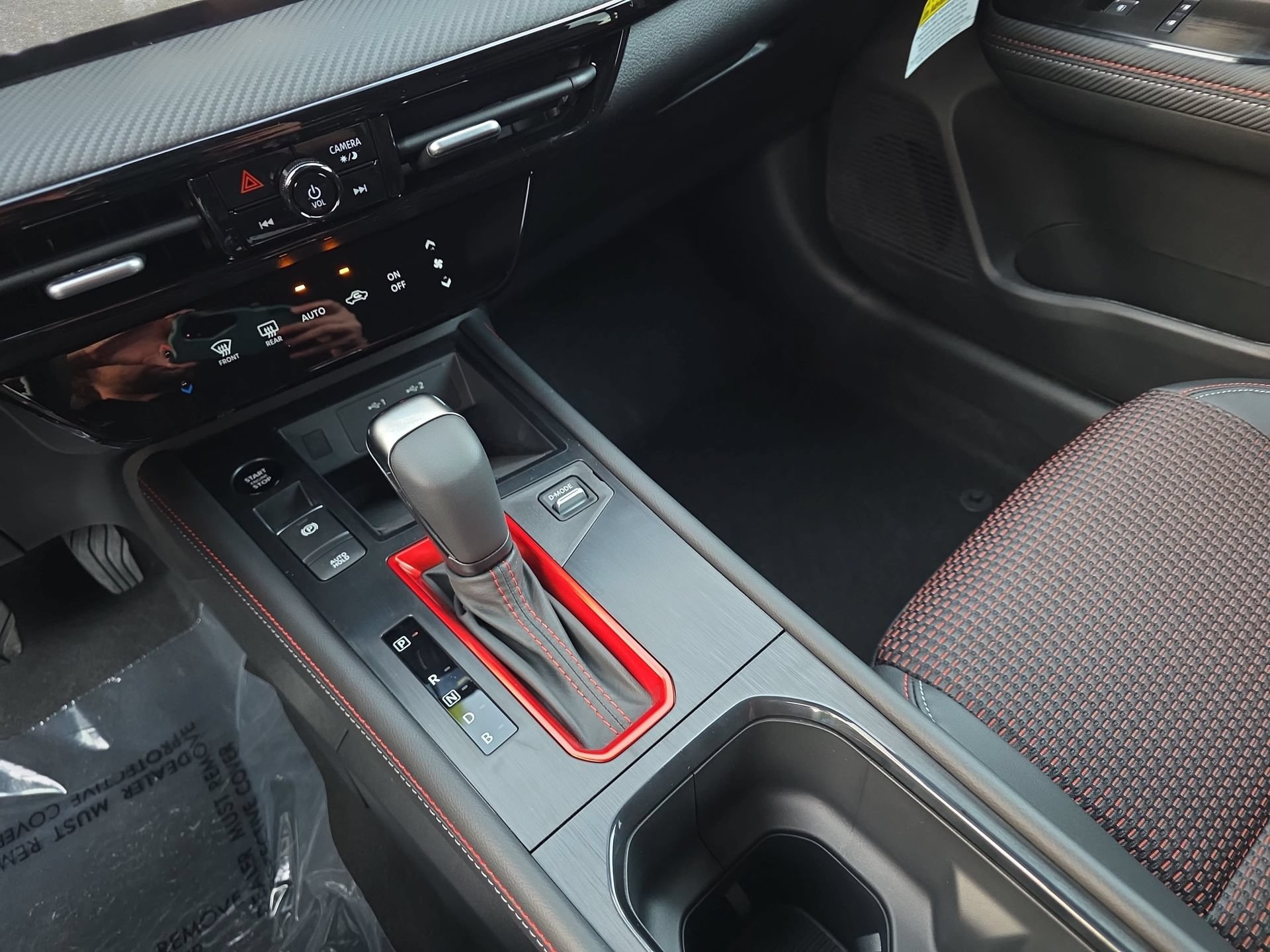 New 2026 Nissan Kicks SR FWD image 24