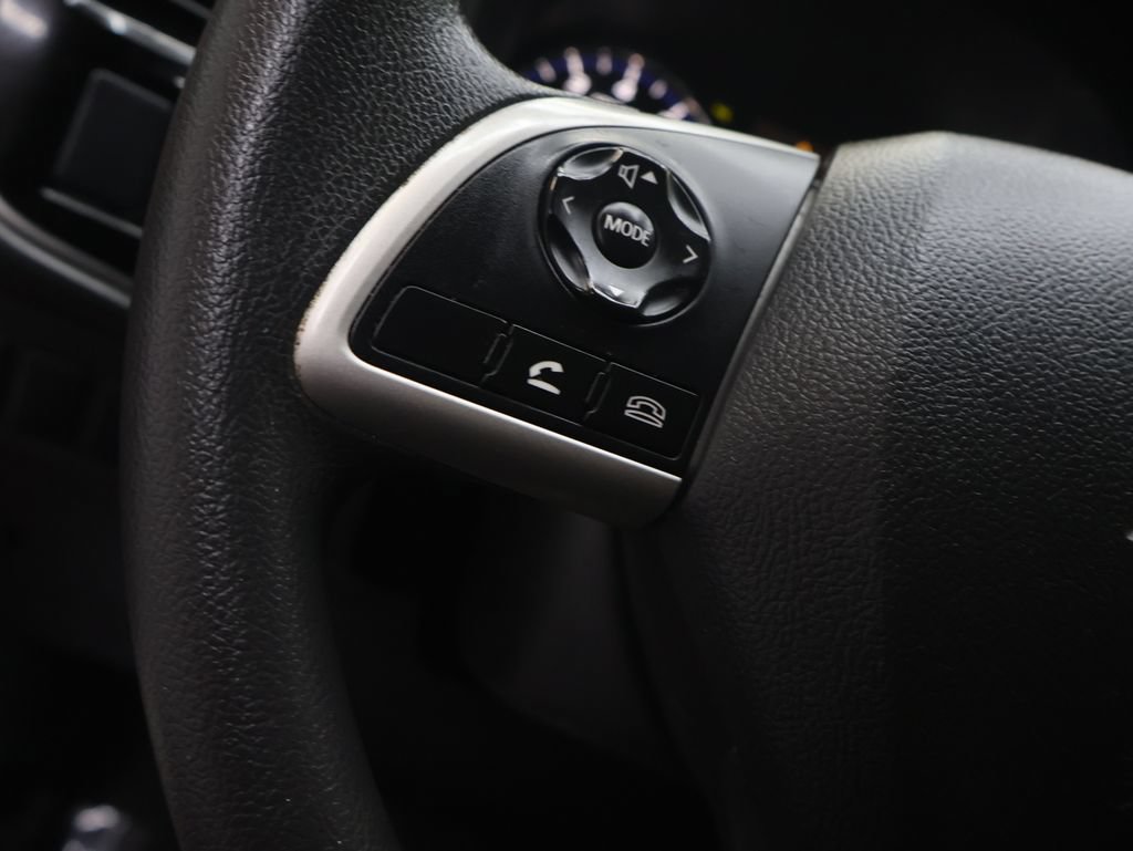 Used 2020 Mitsubishi Outlander ES FWD image 20