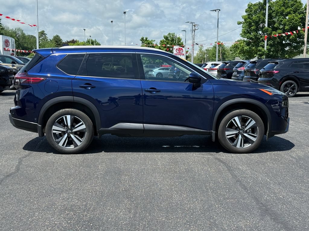 Used 2024 Nissan Rogue SL AWD/4WD image 7