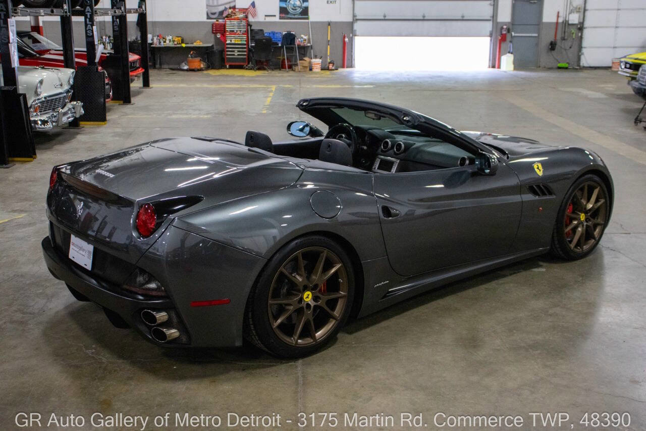 Used 2010 Ferrari California RWD image 8