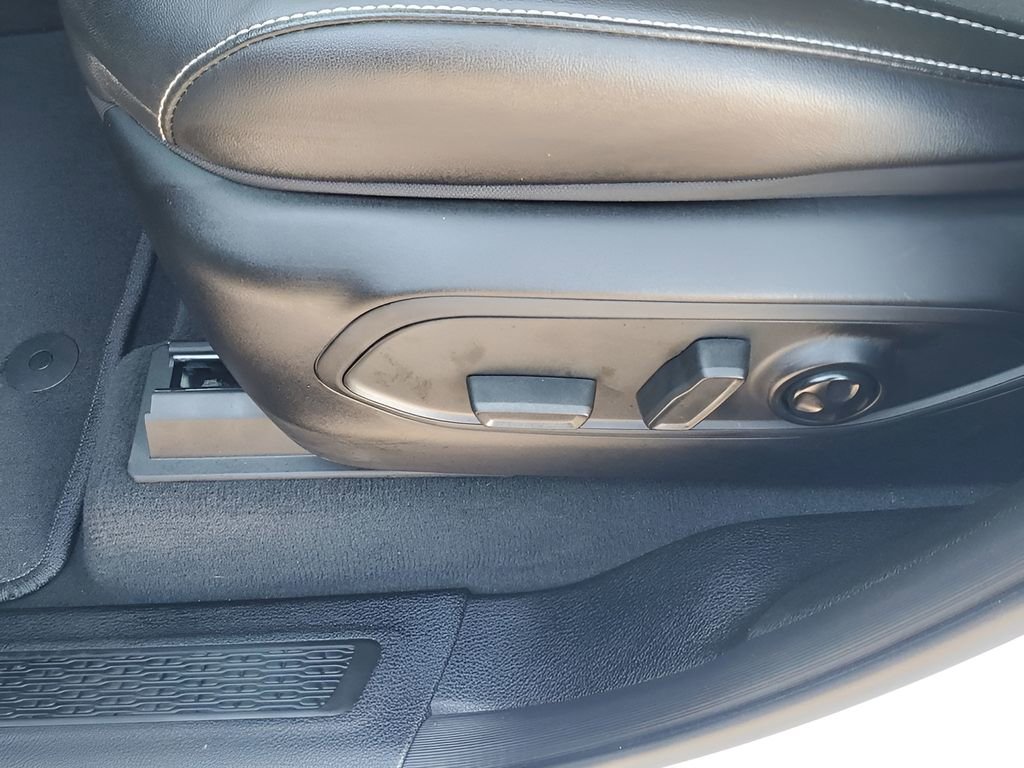 Used 2025 Jeep Grand Cherokee L Laredo image 29