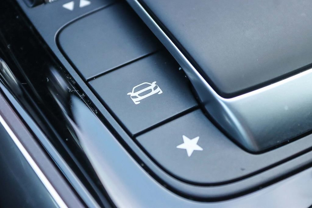 Used 2021 Mercedes-Benz GLA 250 4MATIC image 33