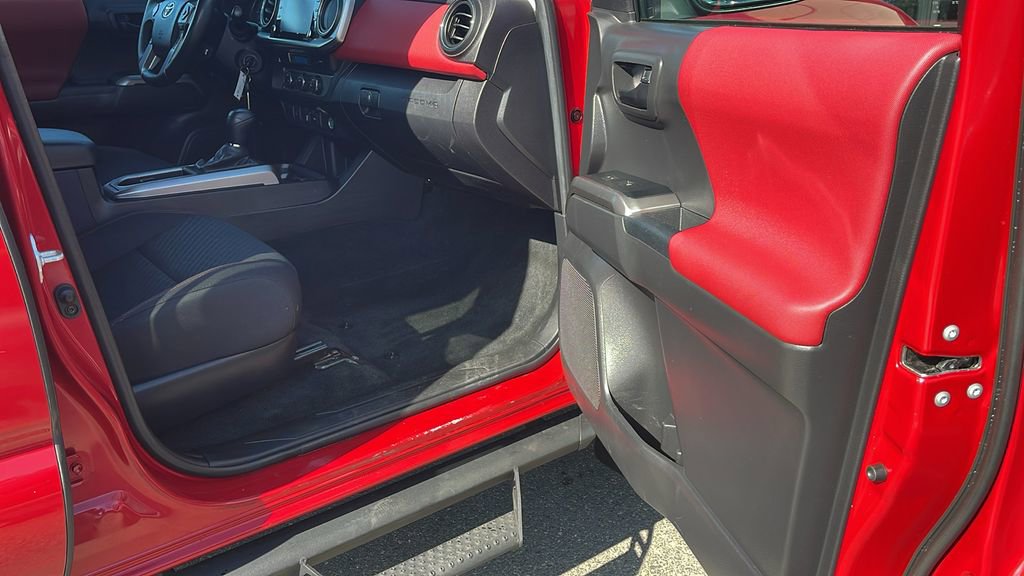 Used 2022 Toyota Tacoma SR5 image 34