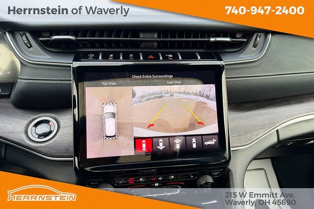 Used 2024 Jeep Grand Cherokee L Limited w/ Luxury Tech Group II image 19