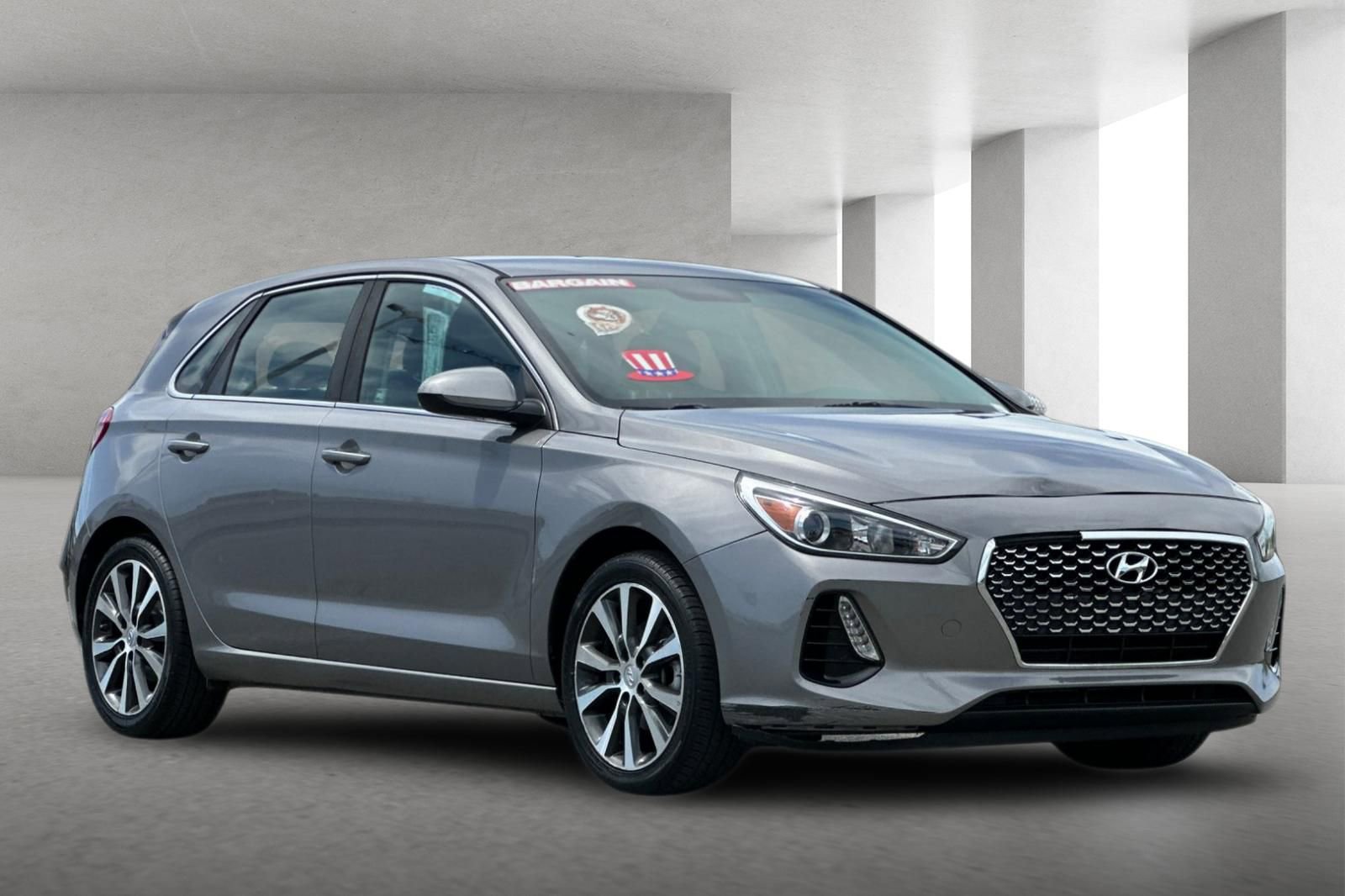 Used 2020 Hyundai Elantra GT FWD image 1