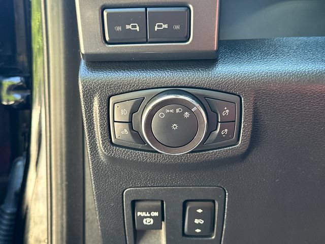 Used 2019 Ford F150 Lariat w/ Equipment Group 502A Luxury AWD/4WD image 29