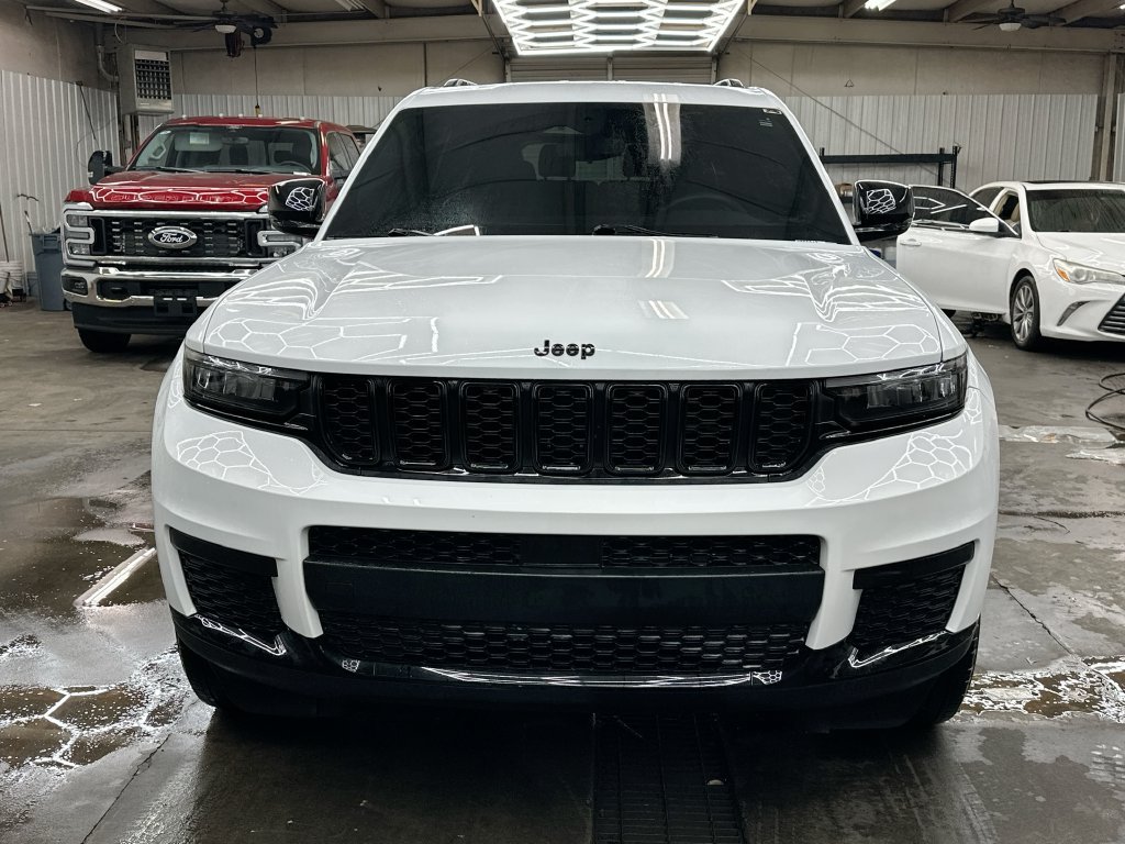 Used 2024 Jeep Grand Cherokee L Laredo RWD image 5