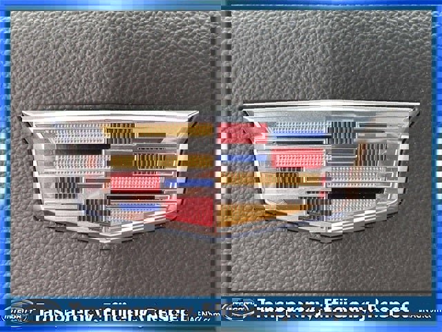 Used 2023 Cadillac XT4 Luxury w/ Cold Weather Package image 22