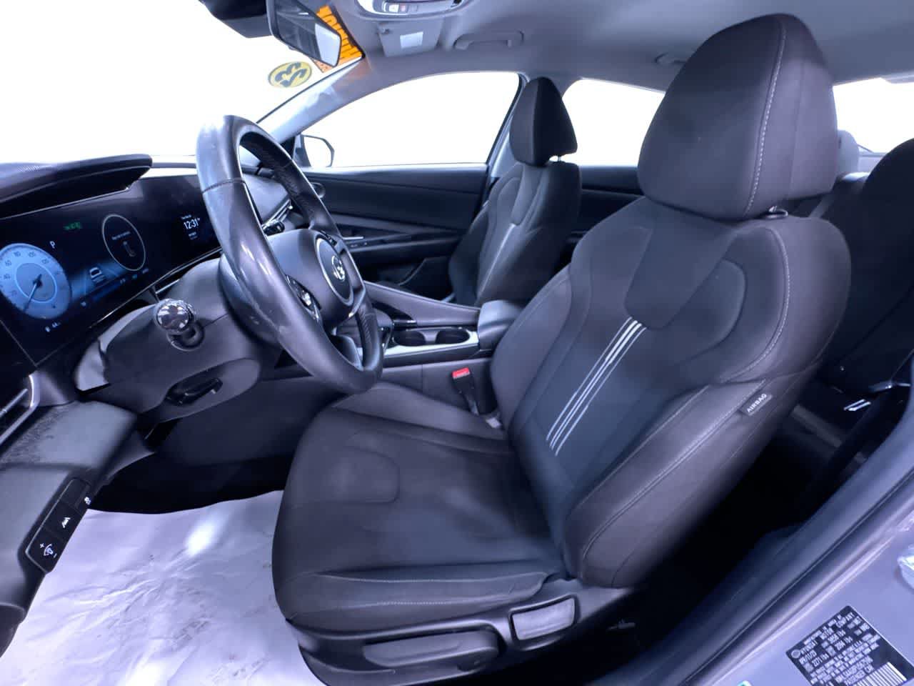 Used 2023 Hyundai Elantra SEL w/ Convenience Package FWD image 14