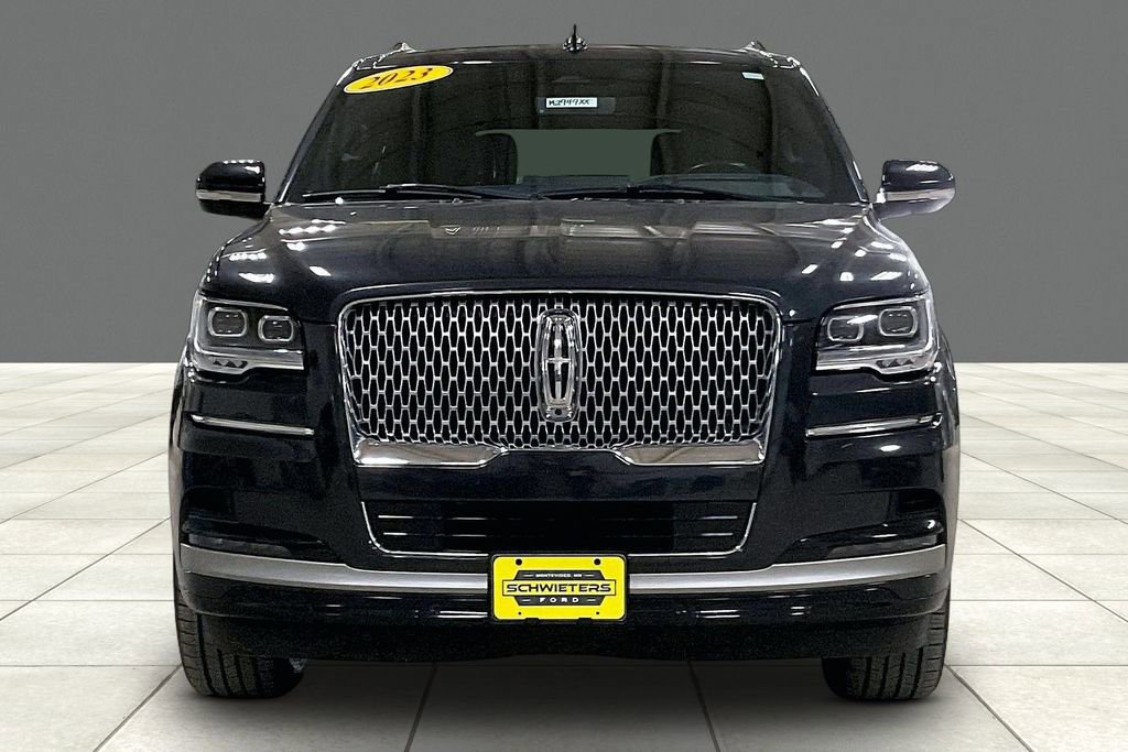 Used 2023 Lincoln Navigator Reserve AWD/4WD image 3