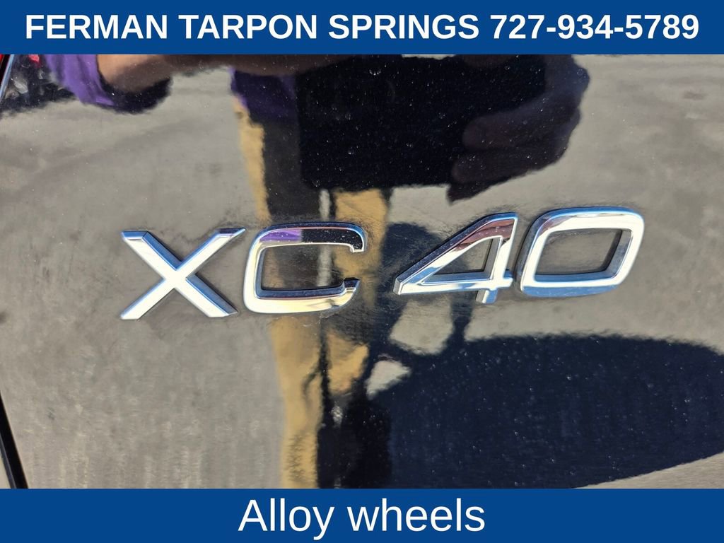 Certified 2025 Volvo XC40 B5 Core image 17