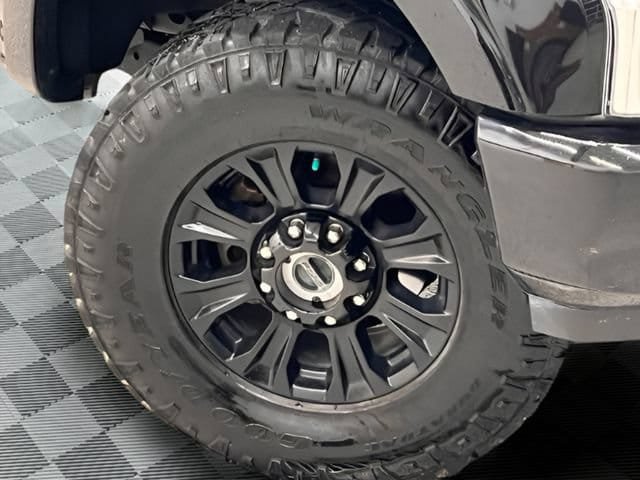 Used 2020 Ford F250 Platinum w/ Tremor Off-Road Package AWD/4WD image 36