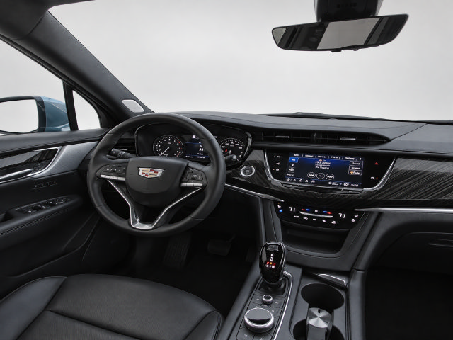 Used 2025 Cadillac XT6 Premium Luxury w/ Technology Package FWD image 15