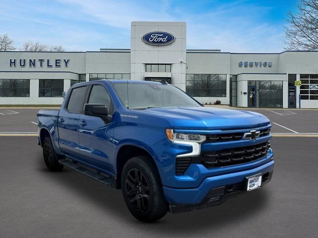 Used 2022 Chevrolet Silverado 1500 RST w/ Max Trailering Package AWD/4WD image 2