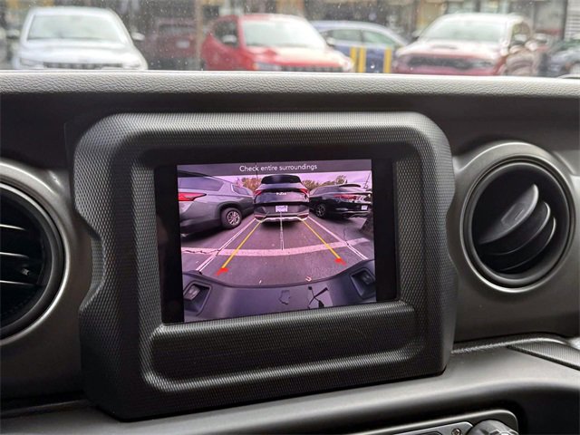 Used 2023 Jeep Gladiator Sport image 19