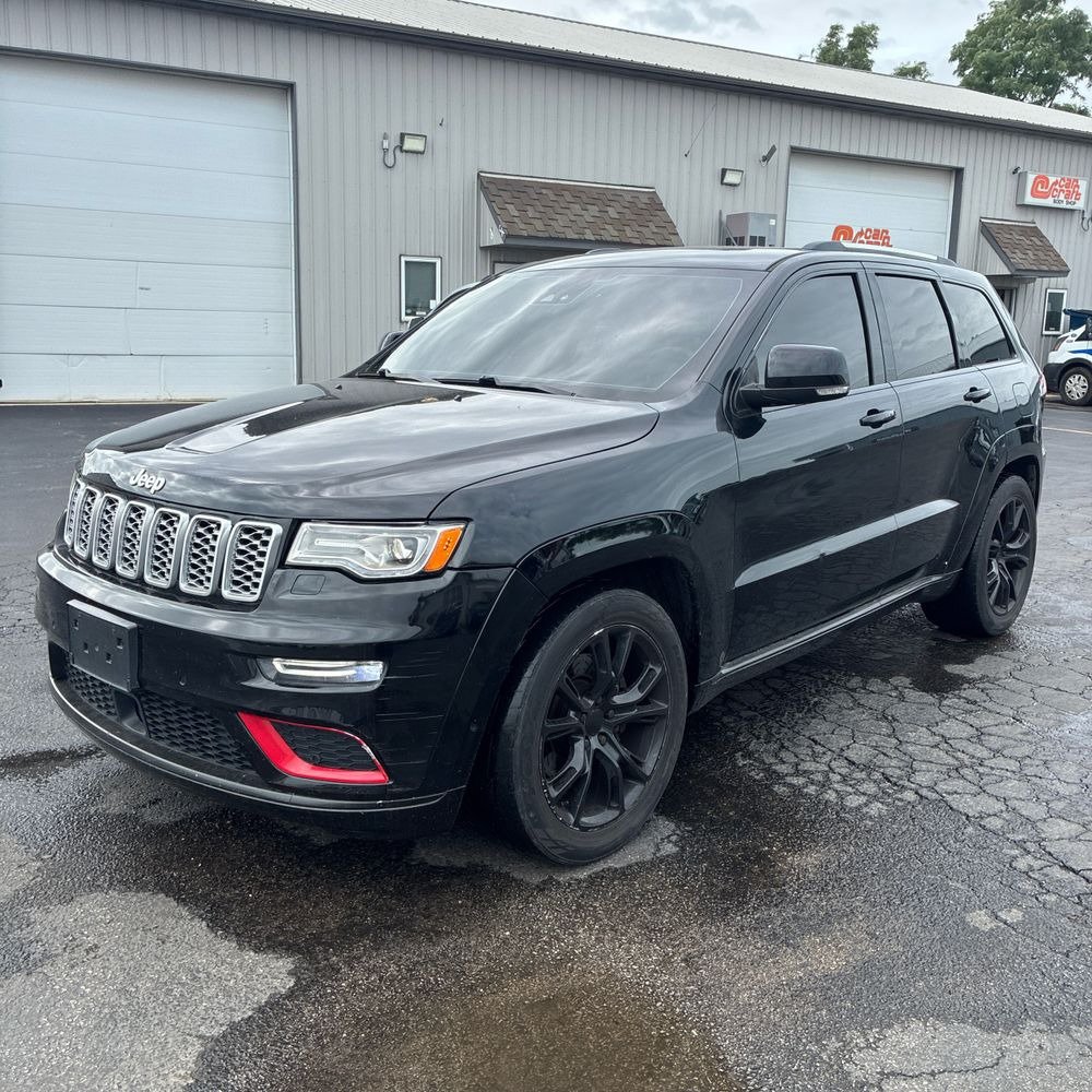 Used 2017 Jeep Grand Cherokee Summit w/ Platinum Appearance Package AWD/4WD image 2