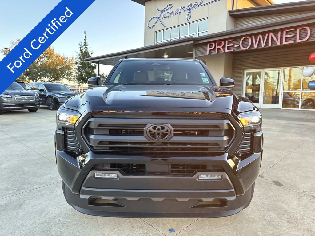 Used 2025 Toyota Tacoma SR5 image 3