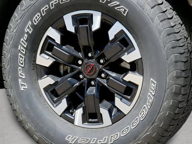 Used 2022 Nissan Frontier PRO-4X w/ Technology Package AWD/4WD image 14