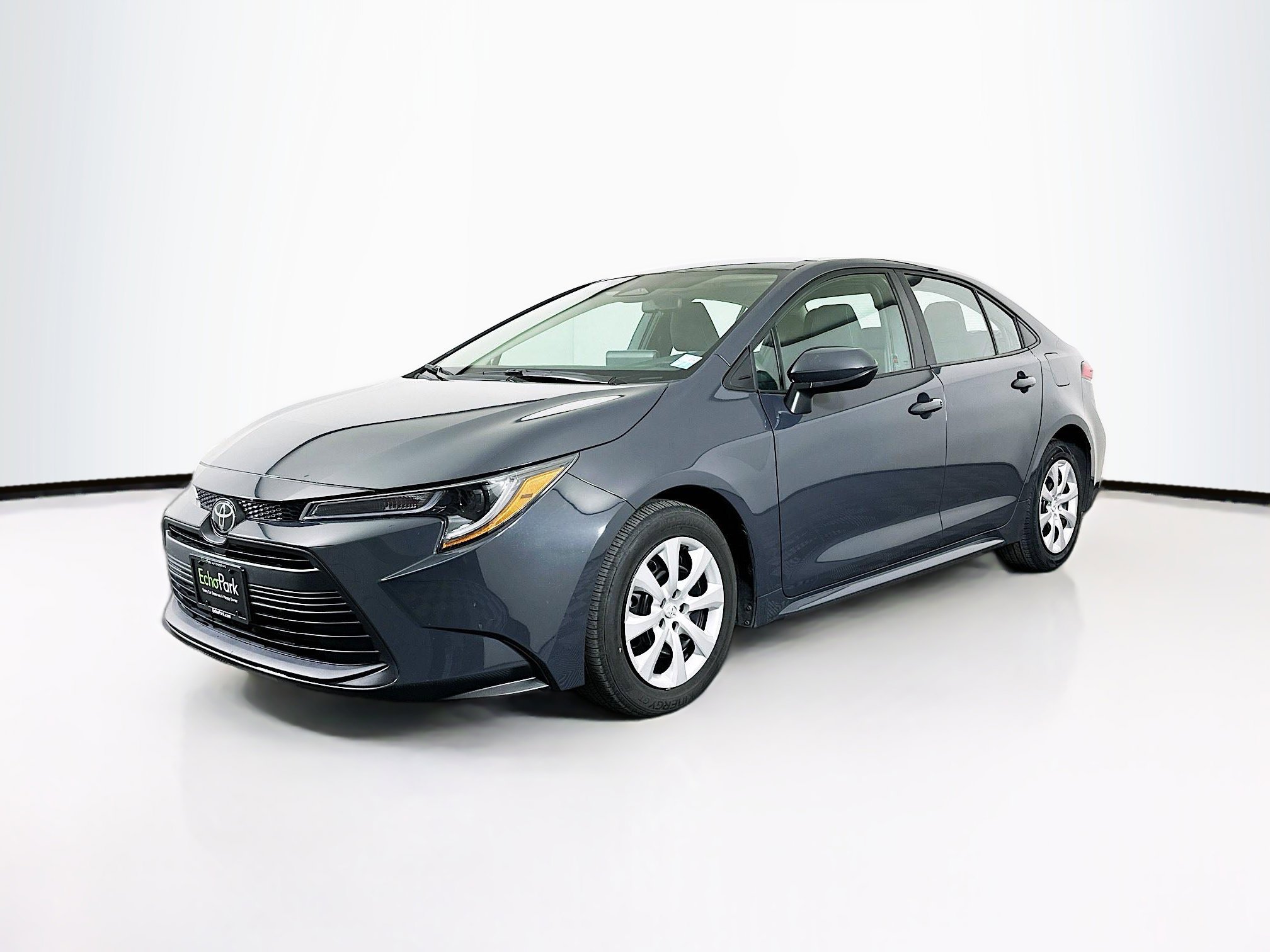 Used 2024 Toyota Corolla LE image 3