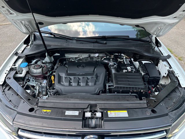 Used 2022 Volkswagen Tiguan SE FWD image 32