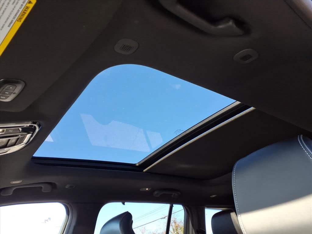 Used 2023 Jeep Grand Cherokee Overland w/ Luxury Tech Group IV image 13