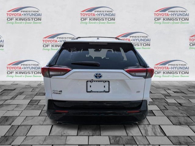 Used 2022 Toyota RAV4 SE w/ Weather & Moonroof Package AWD/4WD image 4
