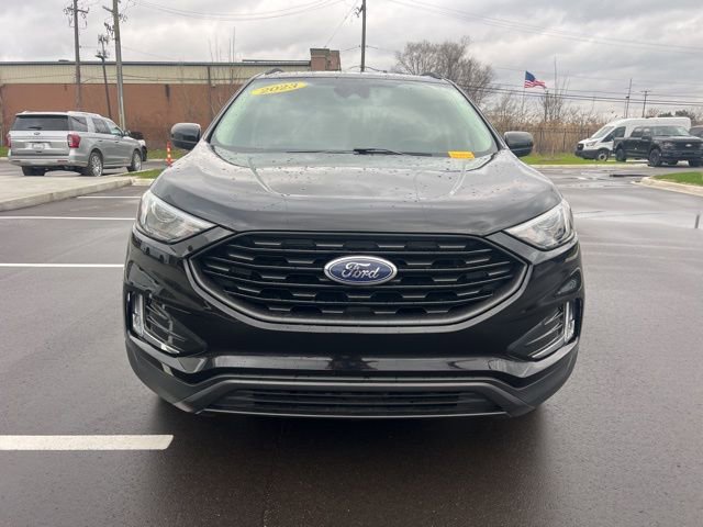 Used 2023 Ford Edge SEL w/ Sport Appearance Package image 2