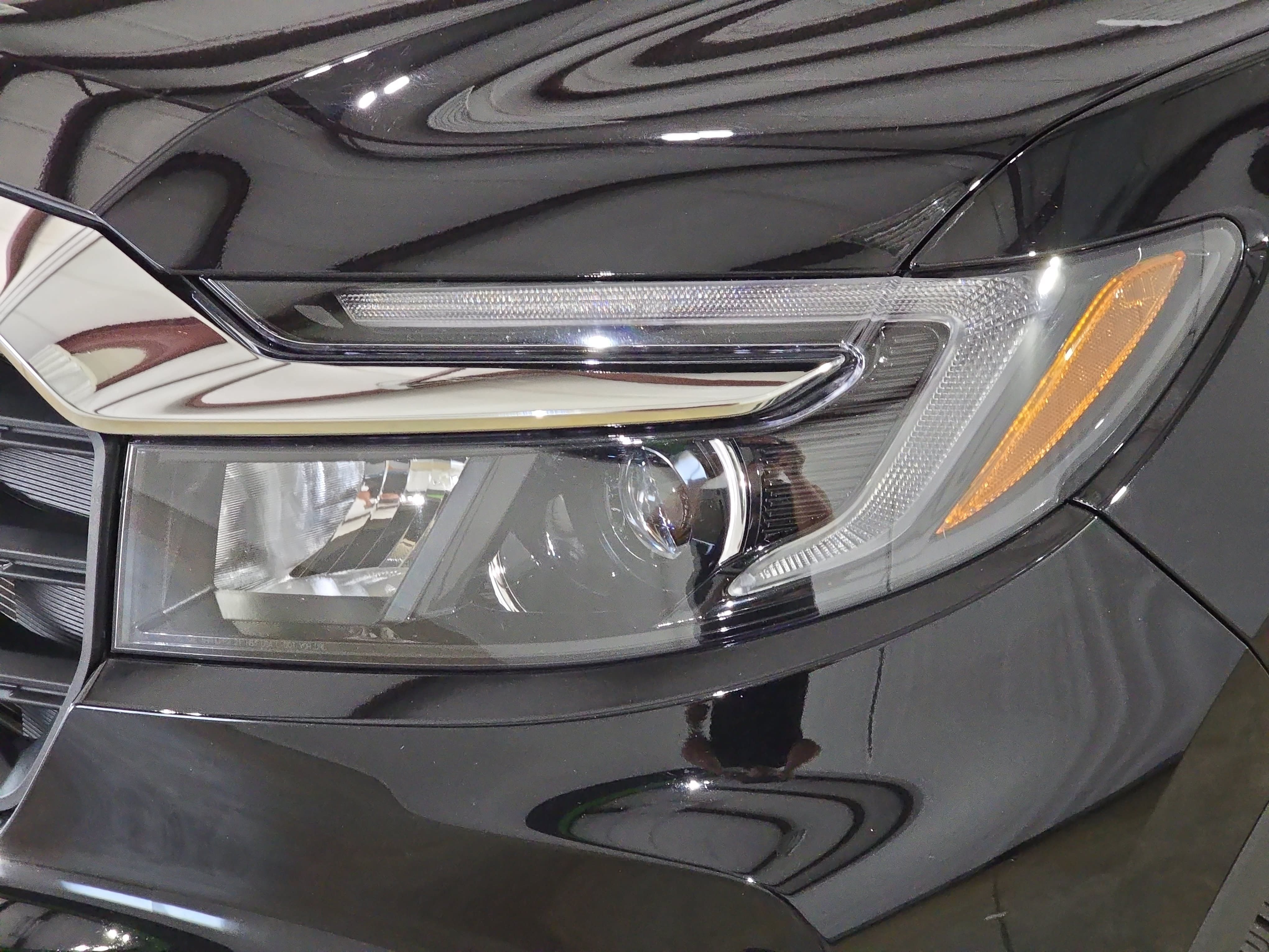 Certified 2025 Honda Passport EX-L image 30