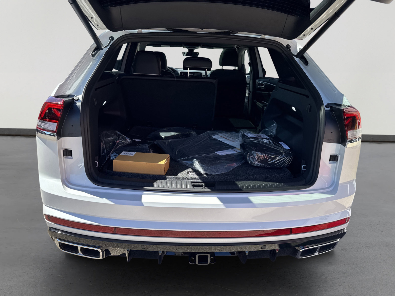 New 2026 Volkswagen Atlas Cross Sport SEL Premium R-Line image 7