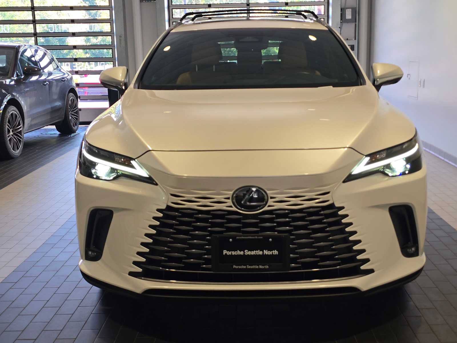 Used 2024 Lexus RX 350h AWD/4WD image 10