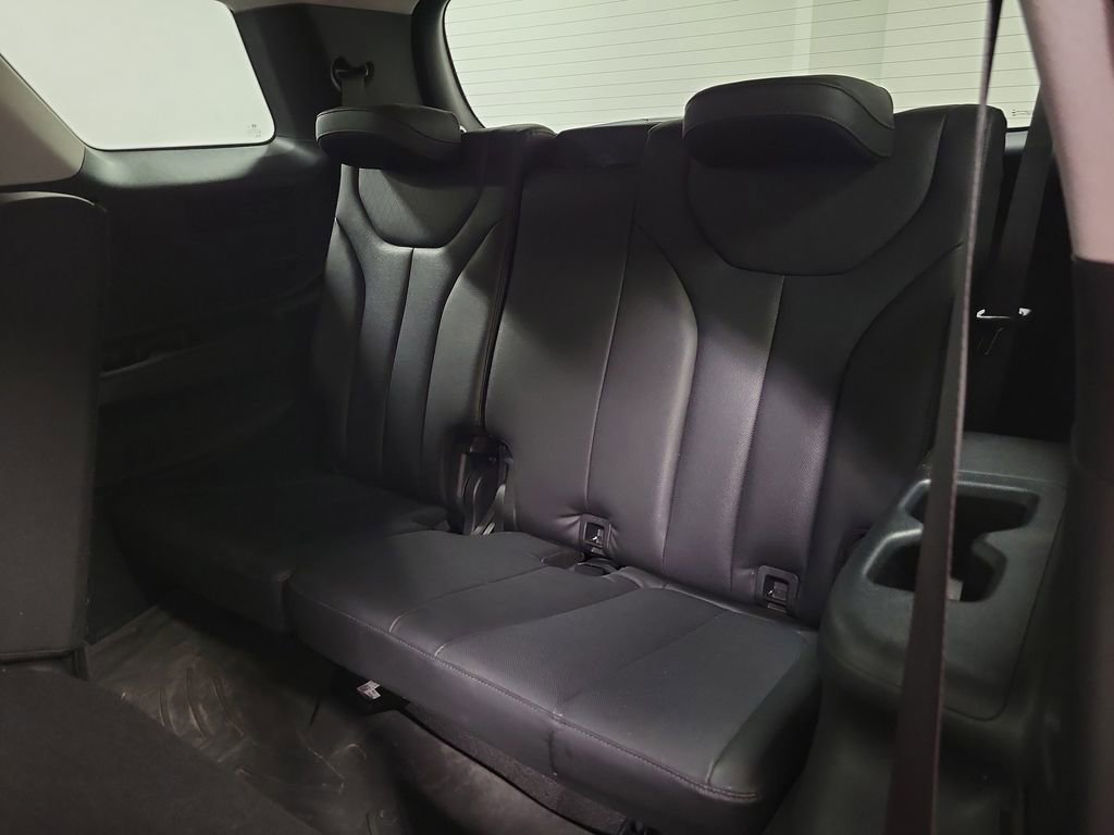 Used 2022 Hyundai Palisade SEL w/ 8P Bench Seat Package AWD/4WD image 25