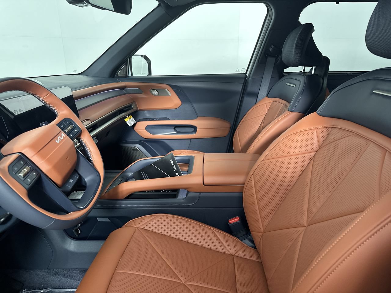 New 2027 Kia Telluride SX w/ Towing Package FWD image 2