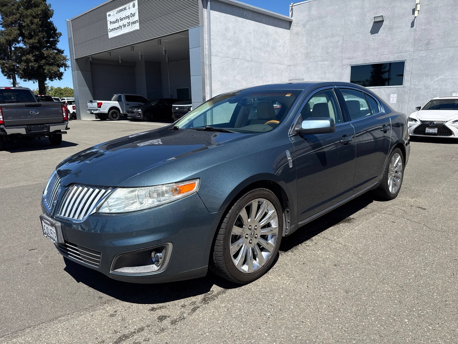 Used 2010 Lincoln MKS AWD image 1