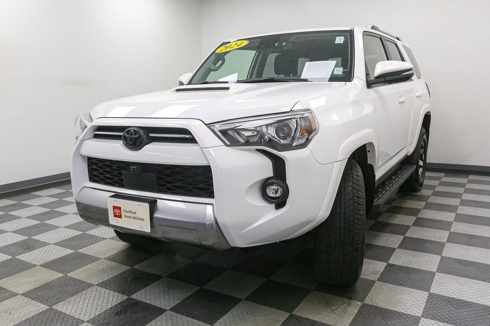 Used 2024 Toyota 4Runner TRD Off-Road Premium w/ Off Road Premium Plus Package AWD/4WD image 5