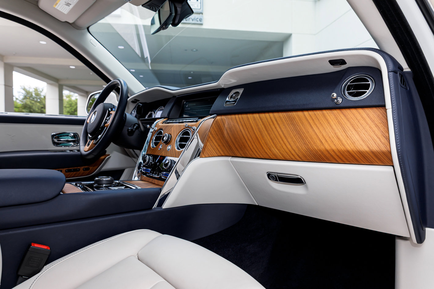 Used 2023 Rolls-Royce Cullinan AWD/4WD image 47