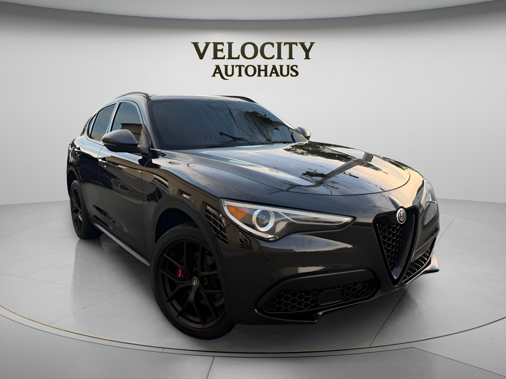 Used 2019 Alfa Romeo Stelvio Ti Sport w/ Quick Order Package 22S Sport AWD/4WD image 1