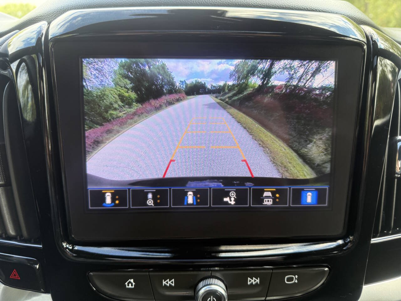 Used 2022 Chevrolet Traverse High Country AWD/4WD image 17