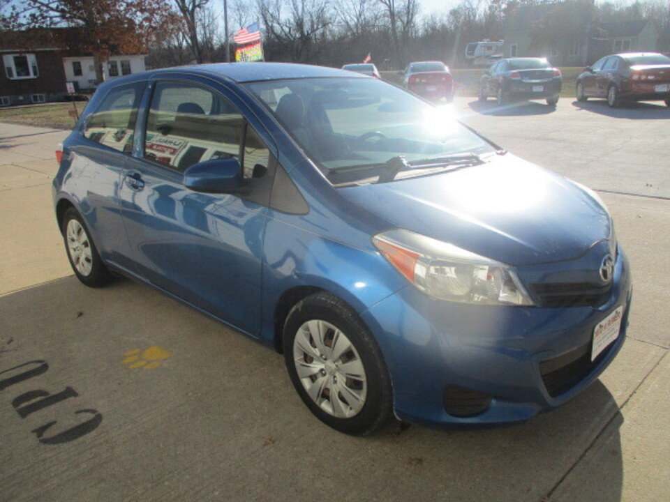Used 2014 Toyota Yaris LE image 6