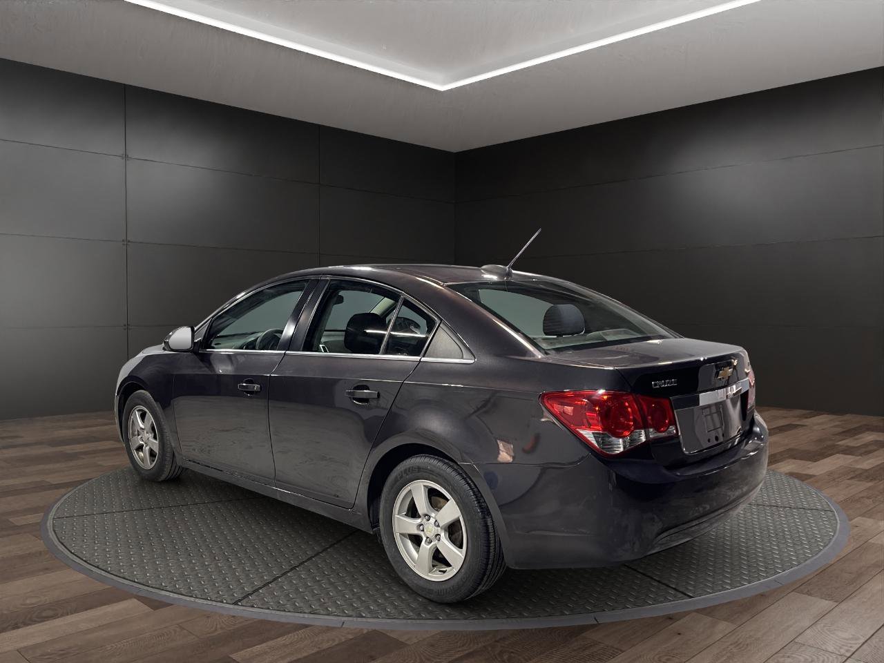 Used 2016 Chevrolet Cruze LT image 6