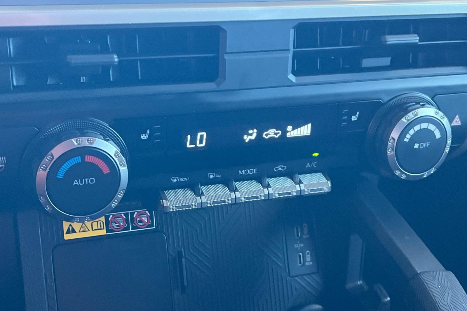 Certified 2024 Toyota Tacoma SR5 AWD/4WD image 16