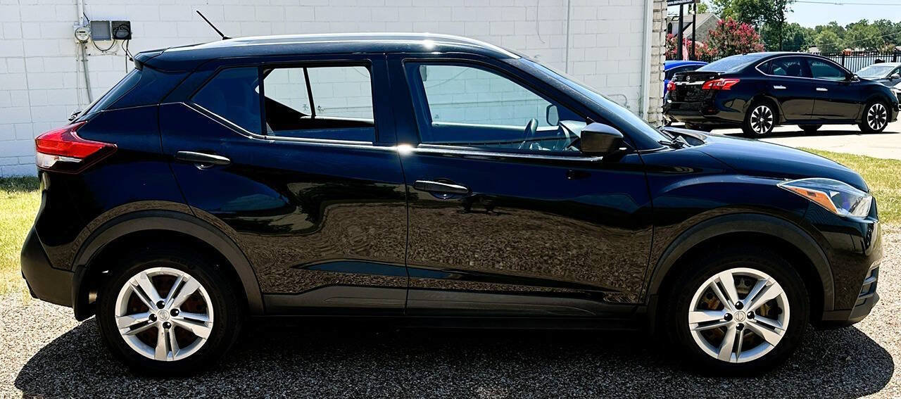 Used 2019 Nissan Kicks S FWD image 15