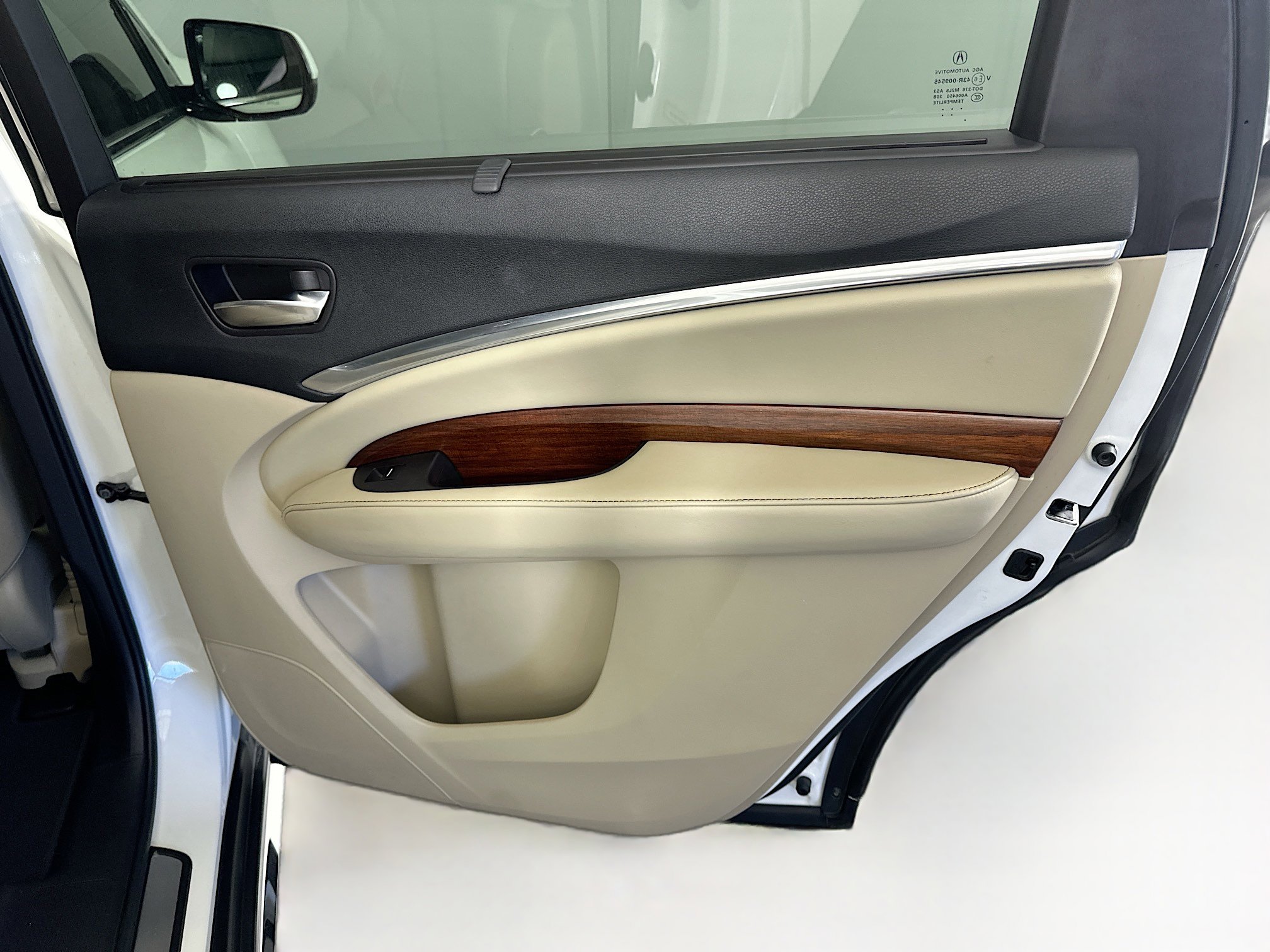 Used 2017 Acura MDX FWD w/ Advance Package image 33