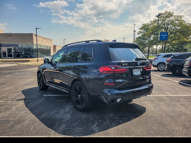 Used 2022 BMW X7 xDrive40i w/ M Sport Package AWD/4WD image 10