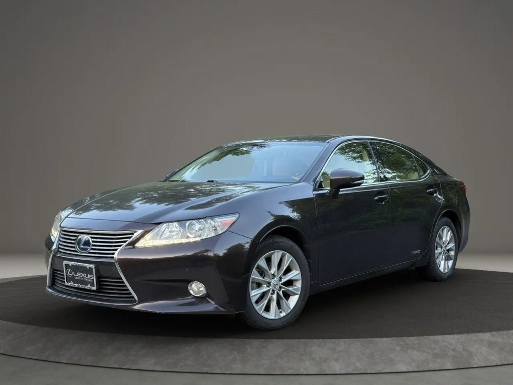 Used 2013 Lexus ES 300h w/ Luxury Pkg