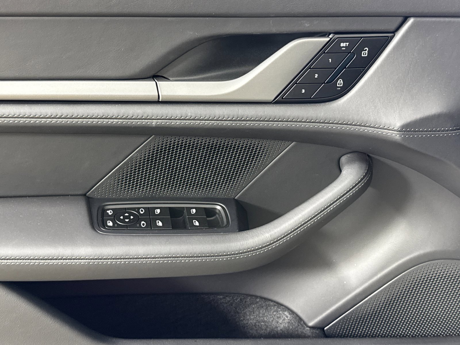 Used 2025 Porsche Taycan 4S image 12